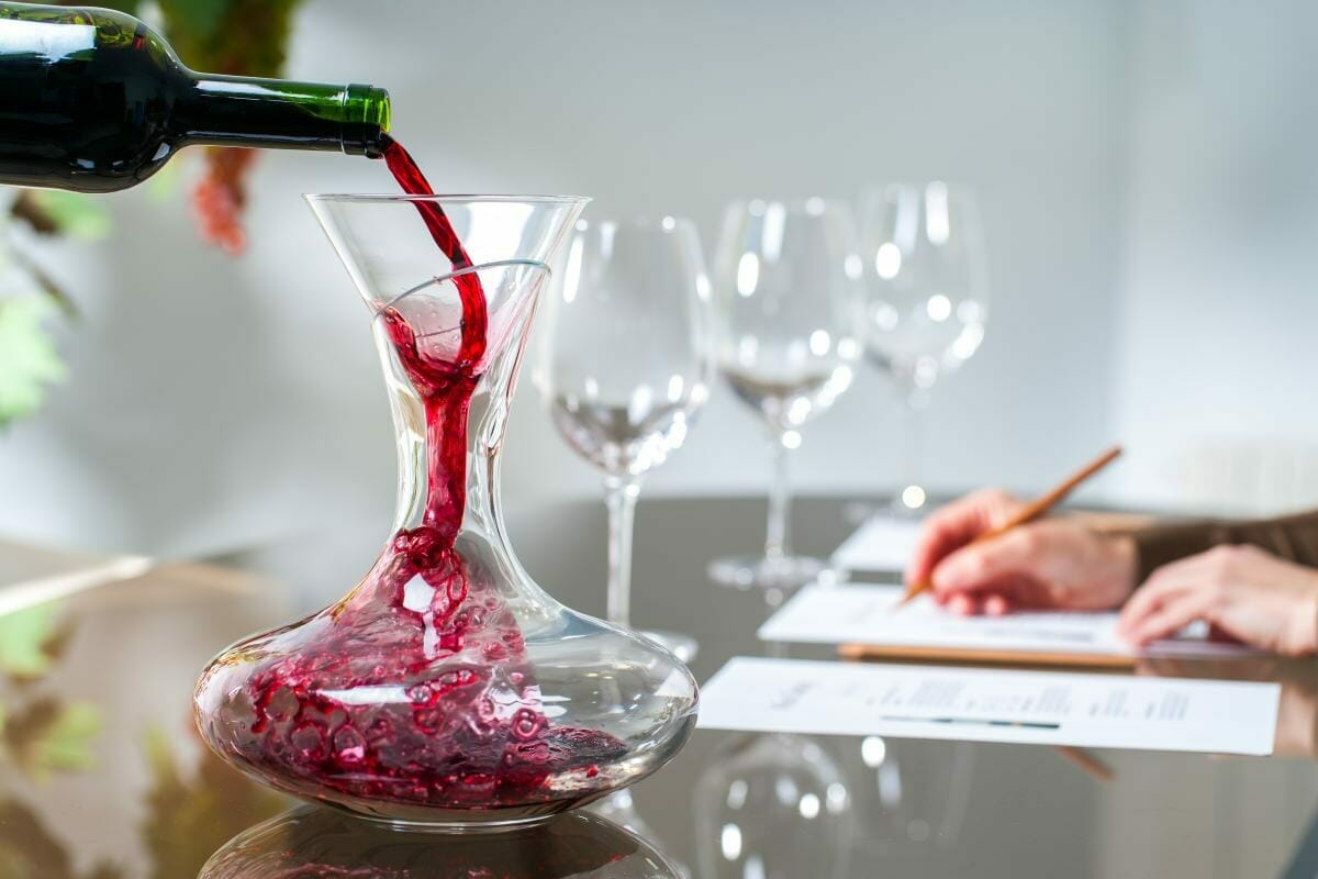 Read more about the article Wine Taste Like a Pro! (Look, Swirl, Smell, Sip, Spit…well maybe not Spit!)