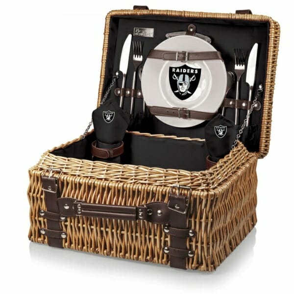 Oakland Raiders picnic basket featuring the championship-winning Raiders team.
