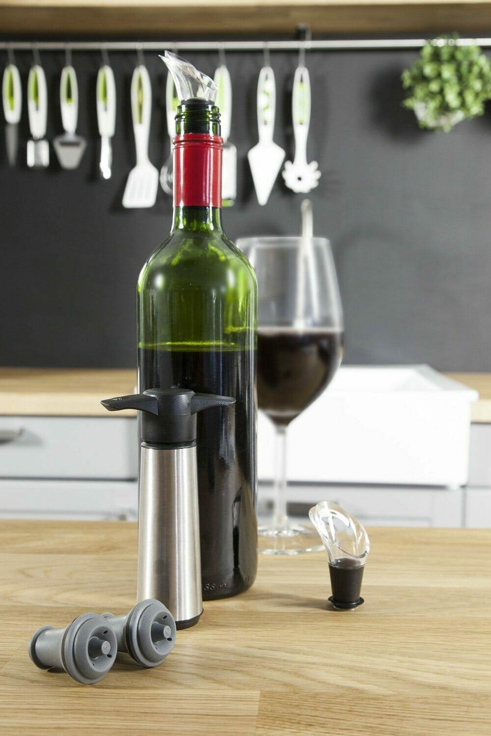 The Original Vacu Vin Wine Saver with 1 Vacuum Stopper, White 