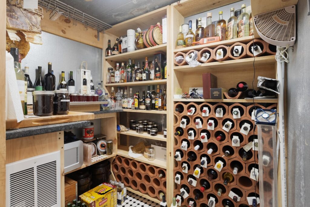 Photo Wine cabinet